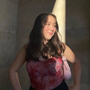 Meet your Posher, Elena